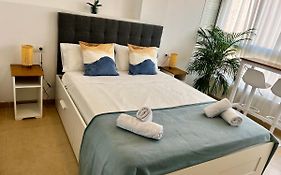 Small Apartament By The Sea